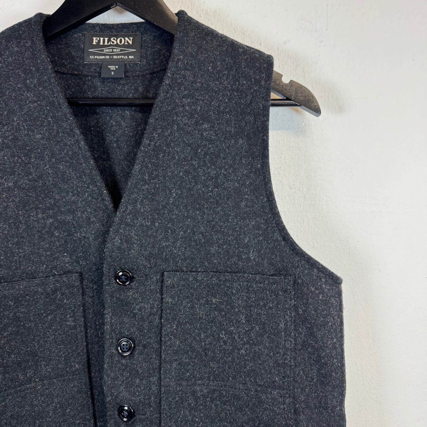 FILSON Virgin Wool Vest Black/Charcoal