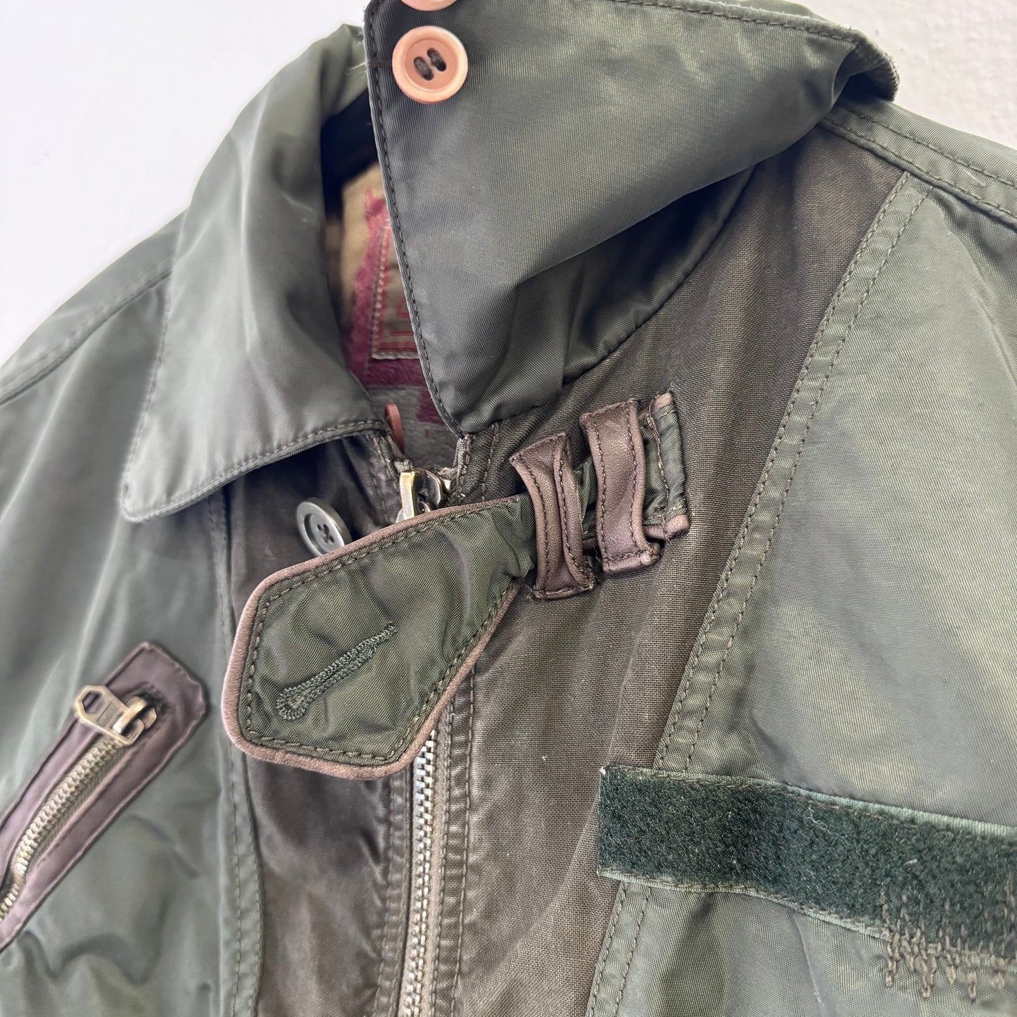 CHEVIGNON Bomber Jacket Leather Details