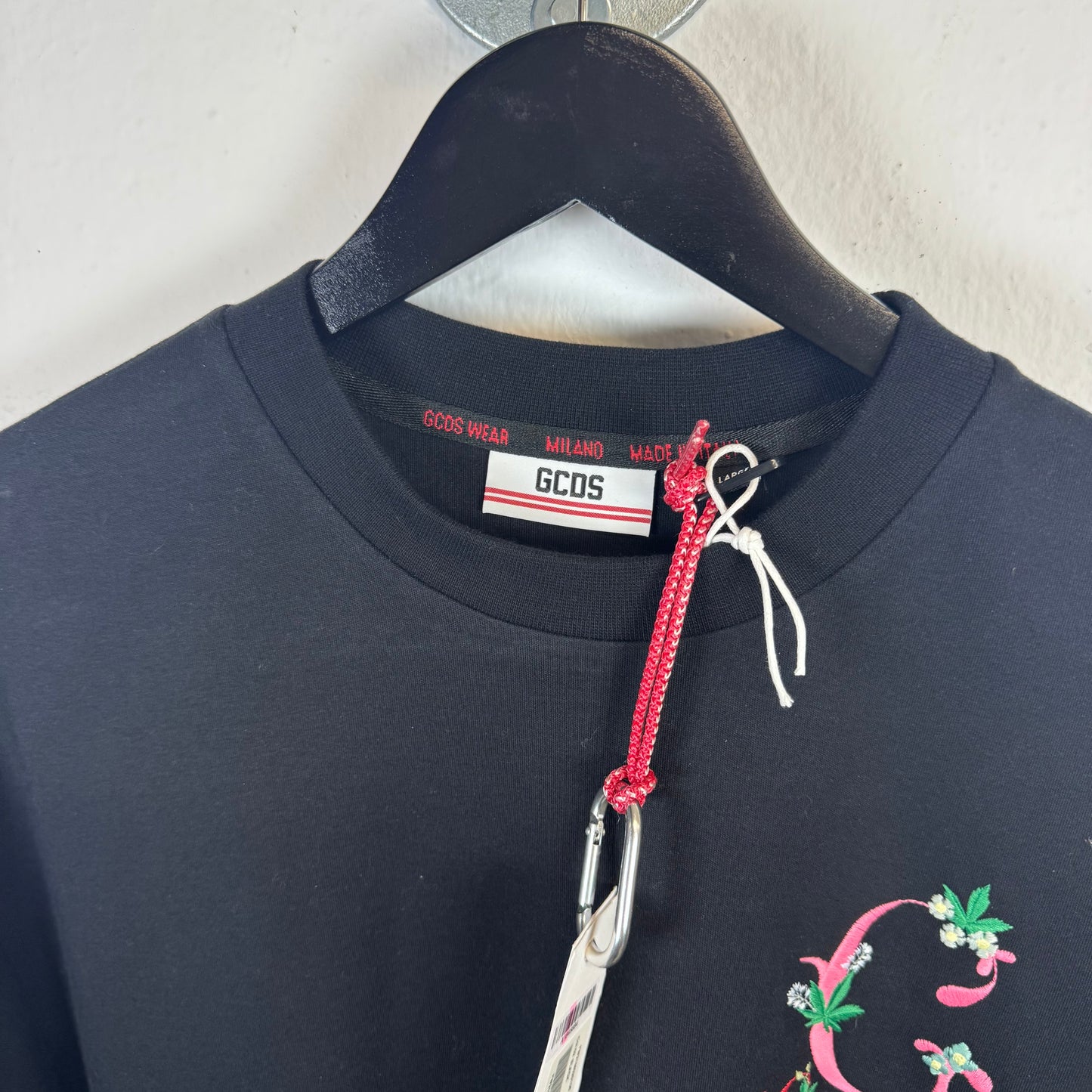 CDDS Embroidered Cropped Tshirt
