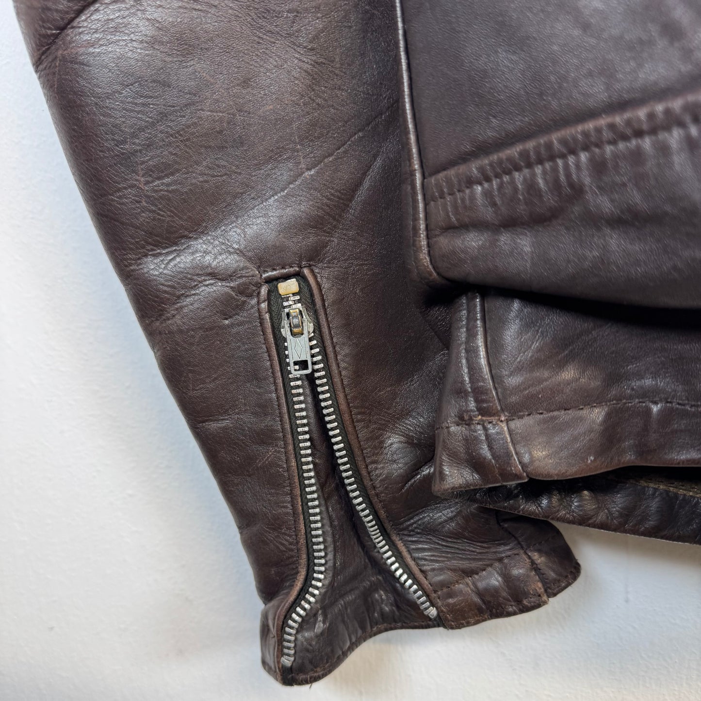 THE GUIDE MASTER BY WOLF OF BOSTON 1950S CAFE RACER LEATHER JACKET
