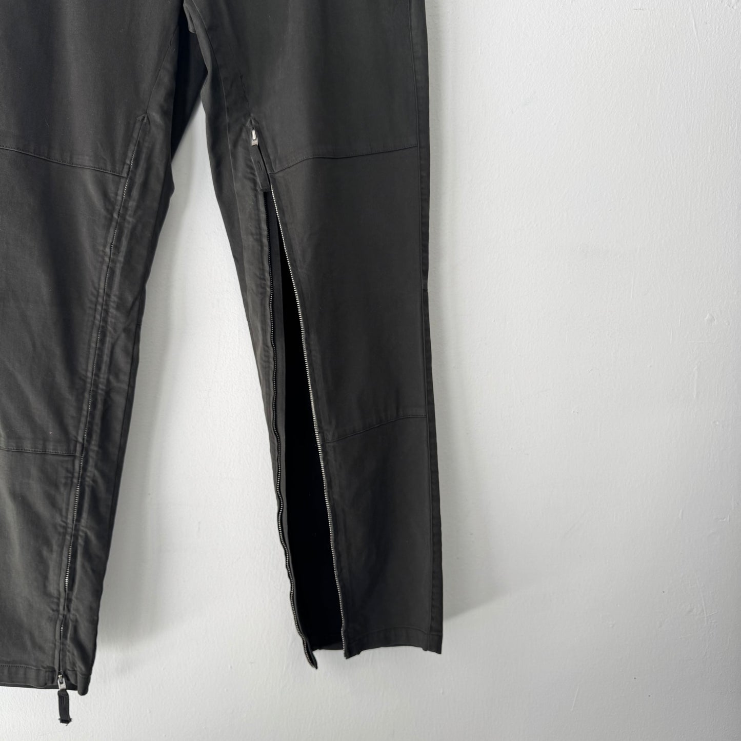 C.P. COMPANY Belted Zip Leg Pants