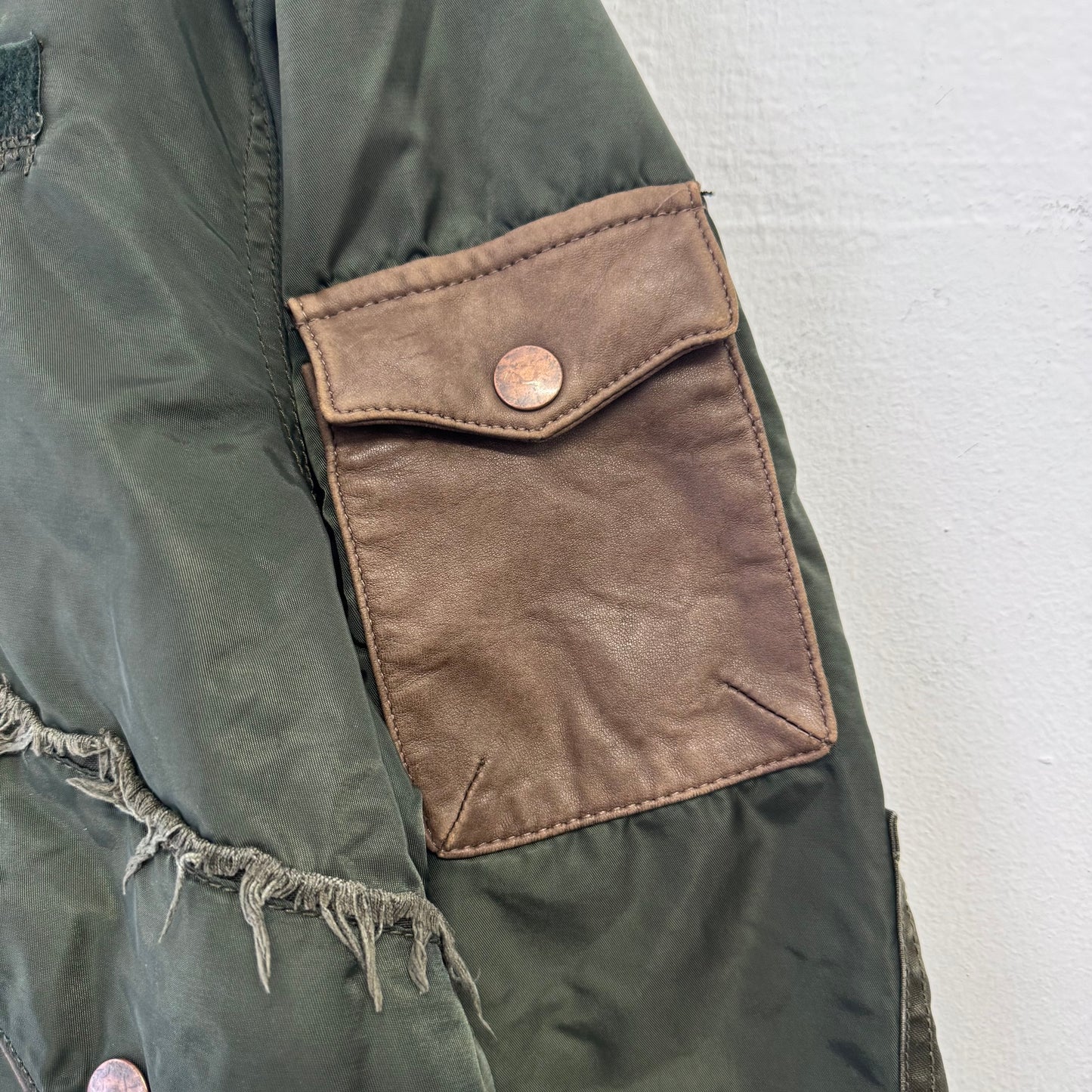 CHEVIGNON Bomber Jacket Leather Details