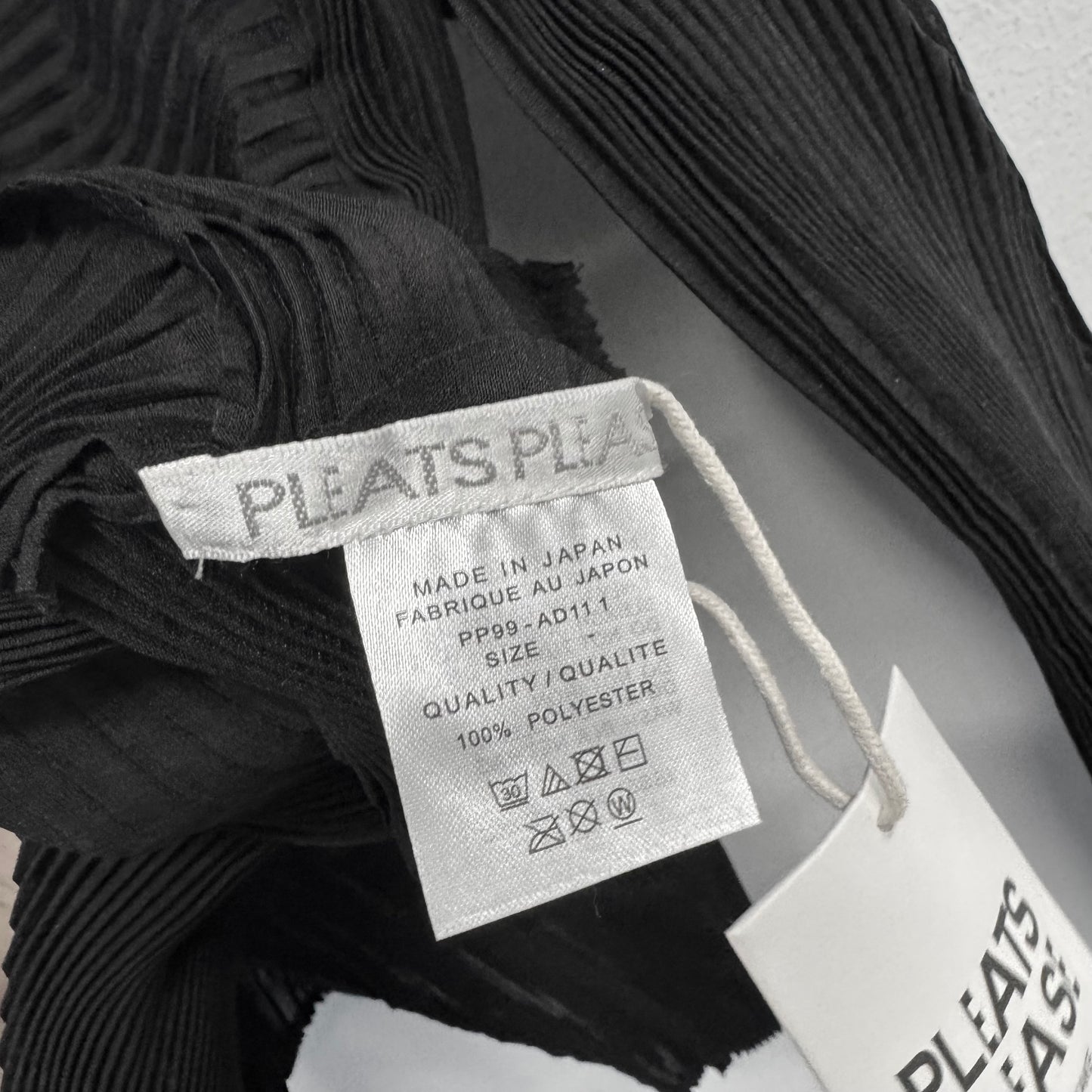 ISSEY MIYAKE PLEATS PLEASE Button Top