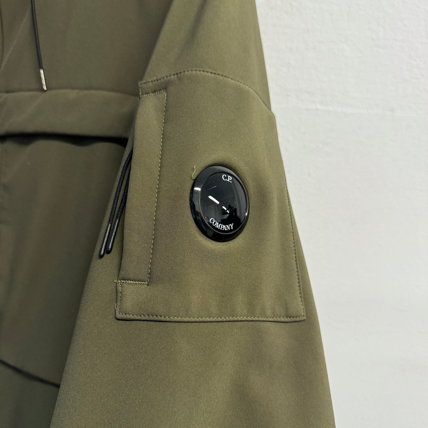 C.P. COMPANY Shell-R Hooded Jacket