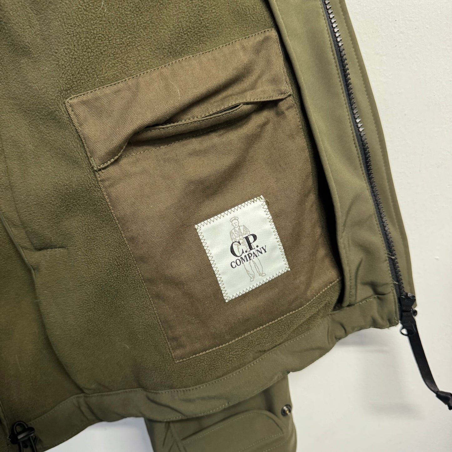 C.P. COMPANY Shell-R Hooded Jacket