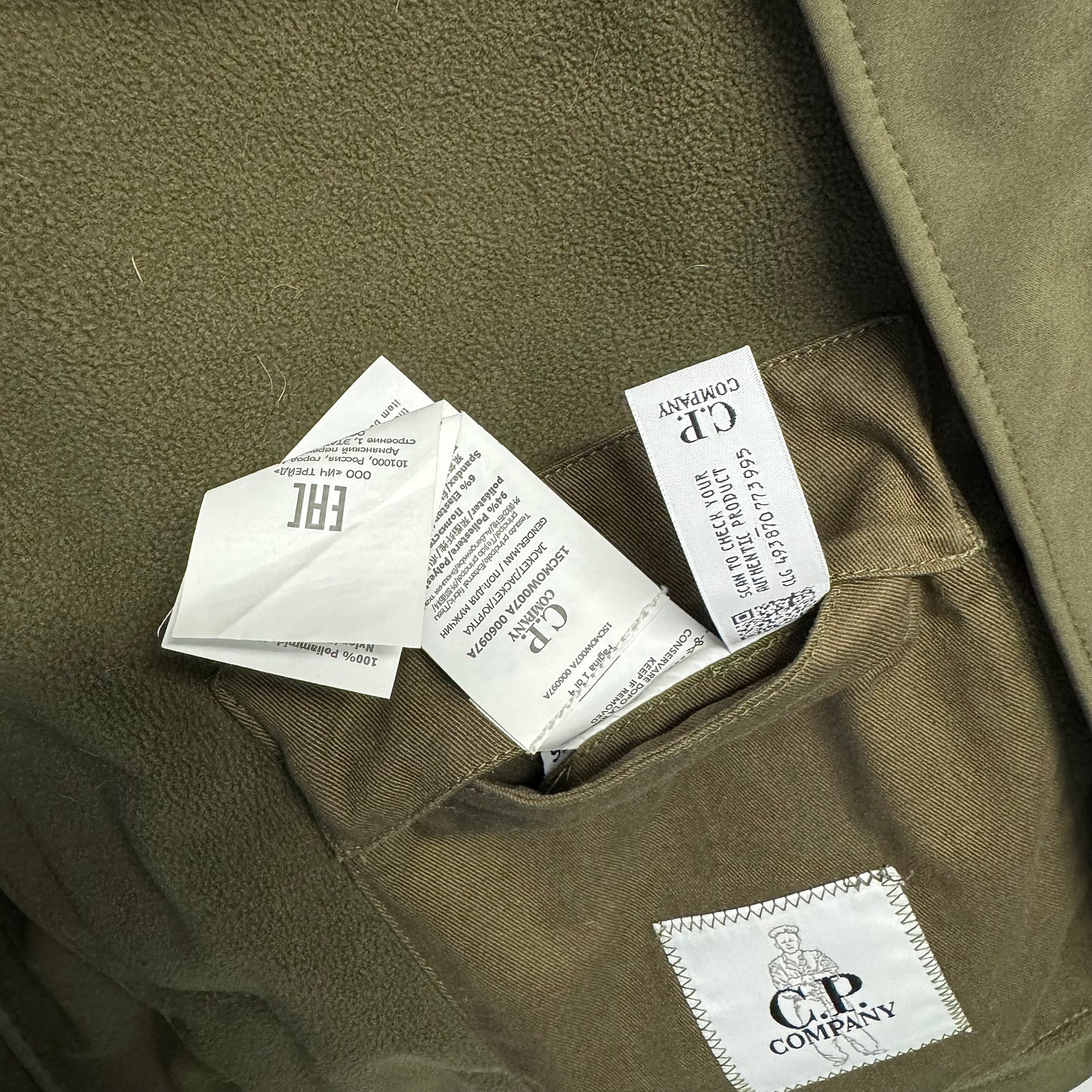 C.P. COMPANY Shell-R Hooded Jacket