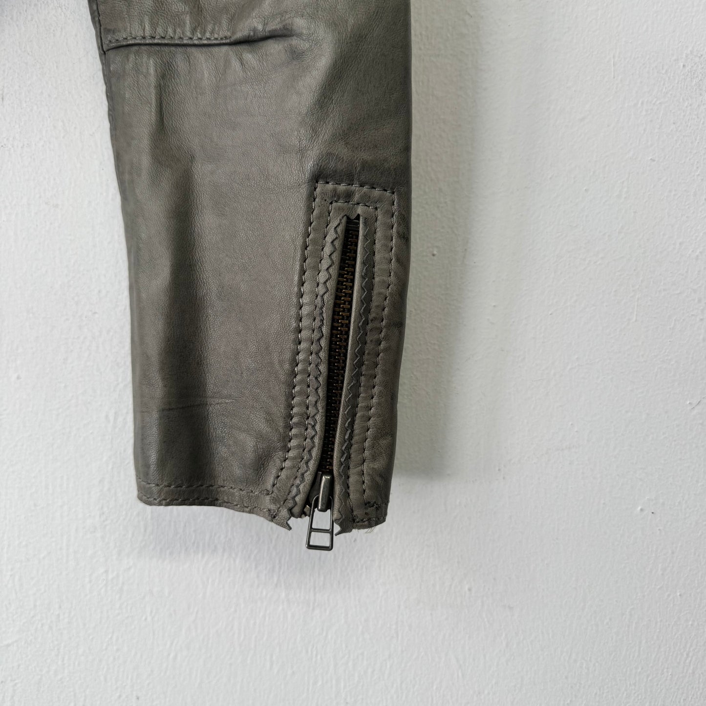 VINTAGE Leather Bikers Fringe Jacket