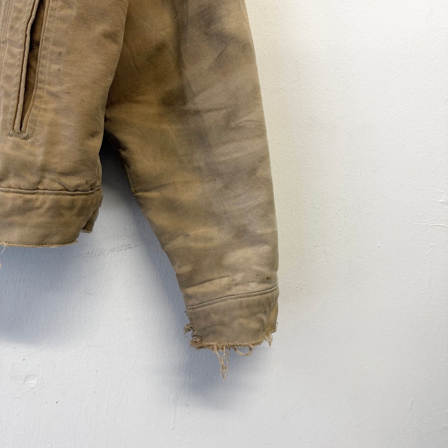 CARHARTT J09 BRN Vintage Distressed Thrashed Holes/Paint Jacket