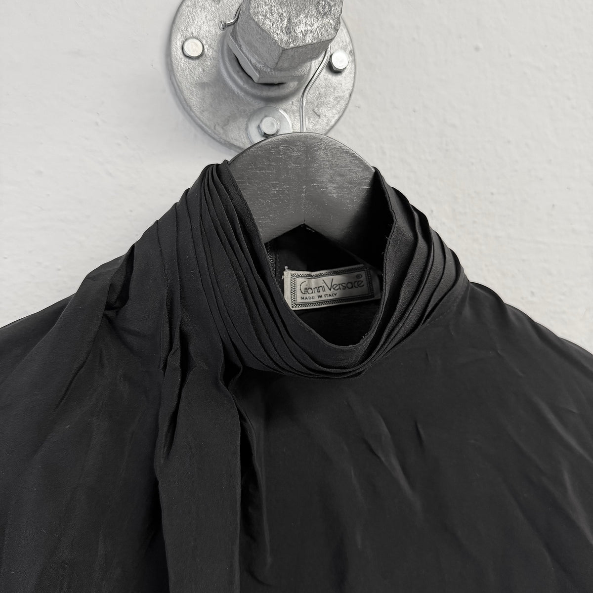 GIANNI VERSACE 1987 100% Silk High Neck Drape Top